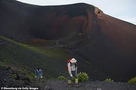 Japanese Government Predicts Mount Fuji Eruption Could Smother Tokyo 17 3billion Cubic Feet Of Ash Daily Mail Online