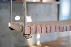 Flexible Wooden Felt Indoor Swing In 2020 Holzschaukel Schaukel Holz Und Indoor Schaukel