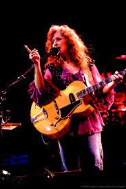 Bonnie Raitt You Betta Believe It Bonnie Raitt Women In Music Female Guitarist