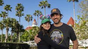 Shailene Woodley And Aaron Rodgers Cuddle Up In Cute Pics During Trip To Disney World 9news Com