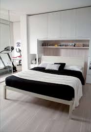 Armadio a ponte per camera da letto. Camere Da Letto Matrimoniali A Ponte Idee Per Piccole Camere Da Letto Camera Da Letto A Ponte Stanza Da Letto Matrimoniale