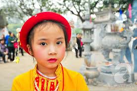 Các "thiên thần" cực ngộ nghĩnh trong trang phục truyền thống