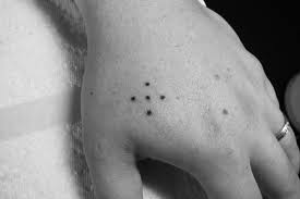 Dochter dre • his bonnie. 44 Tatoeage Puntjes Betekenis
