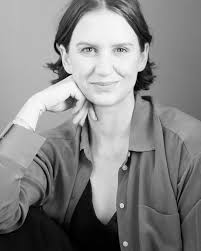 Laura Aiken's Instagram, Twitter & Facebook