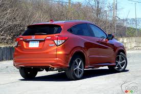 The subaru crosstrek has been a vehicle that i used to have my eyes on for a very long time, until researching how many oil most subaru's seem to last for ever and they have a very devoted owner base. Comparison 2019 Honda Hr V Vs 2019 Toyota C Hr Car News Auto123