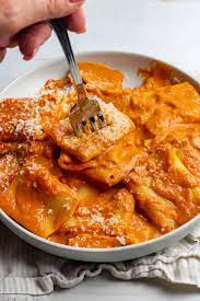 Giada S Pasta Alla Vodka Giadzy Recipe Pasta Recipes Giada Recipes Food Network Recipes