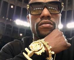 Floyd mayweather)‏ ولد 24 شباط 1977 م في ميشيغان، الولايات المتحدة، هو ملاكم أمريكي محترف يصنف ضمن فئة وزن خفيف. 5 Ù…Ù…ØªÙ„ÙƒØ§Øª Ù…Ø°Ù‡Ù„Ø© ØªØ¶Ø¬ ÙØ®Ø§Ù…Ø© ÙÙŠ Ø­ÙŠØ§Ø© ÙÙ„ÙˆÙŠØ¯ Ù…Ø§ÙŠÙˆÙŠØ°Ø± ØªØ¹Ø± Ù Ø¥Ù„ÙŠÙ‡Ø§ Ra2ed