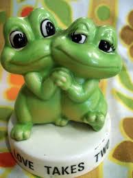 Vintage Love Takes Two Frog Statue Figurine From 1960s Etsy Frog Statues Frog Wallpaper Frog Decor