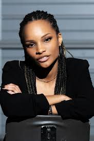 How to find background or commercial acting work in Dallas?