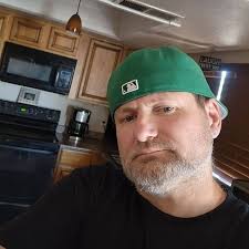 sent you a message I'm embarrassed, but I decided to come here and try  again Answer me, I just wanted to say hi, I swear 🥺😥