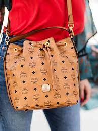 Das münchner modelabel mcm feierte schon früh erfolge mit dem verkauf von reisegepäck und erweiterte seine kollektionen ziemlich schnell um einen weiteren verkaufsschlager: We Love Mcm Das Sind Die Coolsten Braunen Taschen Des It Labels Stylight