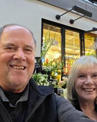 Final outdoor dinner of the fall and it was… oysters! Not something I eat  often but they were absolutely delicious. Anyone else enjoy them? If so,  raw or cooked? #nancybushauthor #fallvibes #dinnerparty #