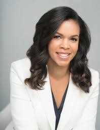 Heidi Kujawa's Instagram, Twitter & Facebook