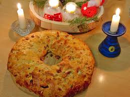 Veja mais ideias sobre rainha rania, rainha, rania da jordânia. Bolo Rei And Bolo Rainha Portuguese Christmas Cake