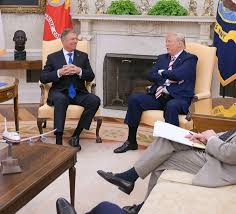 O şapcă inscripţionată cu mesajul „make romania great again. Make Romania Great Again Trump I A DÄƒruit Stirile Kanal D