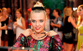 34 year old photographer from berlin, germany. Bonnie Strange Liess Ihren Ex Freund Aus Dem Kreisssaal Werfen