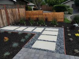 Lucky you guys, soon, you will receive number of the cleverest initiatives of planting ideas for your front garden that you can take free to upgrade your backyard landscape and also several relevant ideas how to make it more engaging for your. 75 Beautiful Front Yard Landscaping Pictures Ideas Houzz