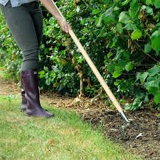 Scuffle hoe at gardener's supply co. The Best Garden Hoe Oscillating Or Stirrup Hoe Review 2018