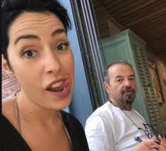 Două fețe ale aceleiași monede. Fiica Lui Cristian Popescu Piedone Este InsÄƒrcinatÄƒ Fostul Primar Din Nou Bunic Click Mobile