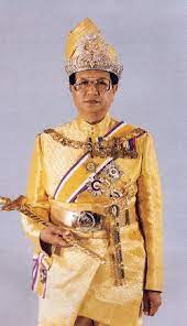 Sultan ismail nasiruddin shah ibni almarhum sultan haji zainal abidin iii mu'azzam shah (jako sułtan) tuanku ismail nasiruddin shah sułtan sulaiman badrul alam shah z terengganu zmarł 25 września 1942 r. Sultan Mahmud Al Muktafi Billah Shah Ibni Al Marhum Sultan Ismail Nasiruddin Shah Wikiwand