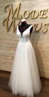 Der tag der hochzeit ist ein ganz neben weißen und cremefarbenen brautkleidern werden auch die braunen modelle immer beliebter. Unser Saarlandisches Boho Brautkleid Modell Saarland Saarbrucken Neunkirchen Mode Walus