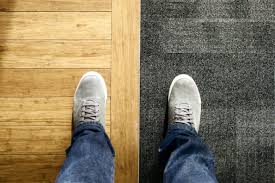 Kann man laminat auf teppich verlegen, oder muss der teppich erst umständlich entfernt werden? Teppich Oder Laminat Die Vor Und Nachteile Im Vergleich