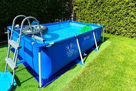 Wir präsentieren stilvolle modelle von den schwimmbecken, erhältlich in einer vielzahl von praktischen größen. Alles Was Ihr Uber Einen Kleinen Swimmingpool Im Garten Wissen Musst Moms Blog Der Praktische Familienblog