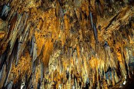 Stalactites And Stalagmites In Luray Caverns Va Luray Caverns Cavern Luray