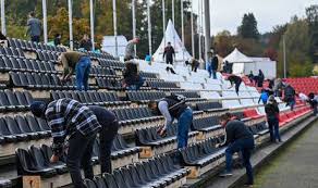 Letztere zahl beinhaltet auch einen abgetrennten gästeblock mit einer kapazität von 1'000 stehplätzen. Grunes Licht Fur Den Fc Aarau Am Samstag Gegen Xamax Durfen Mehr Als 1000 Zuschauer Ins Stadion