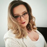 40+ "Leah Glover" profiles