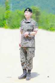May 27, 2021 · members suho and chen are currently completing their mandatory military service. Hq 190613 Xiumin Military Graduation Ceremony C ìŠˆë¨¼ë°ì´