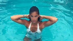 Όλα τα τελευταία νέα, φωτογραφίες, video και ειδήσεις. H Xristina Mpompa Sto Patriko Toy Sakh Tanimanidh Sth 8essalonikh Bovary