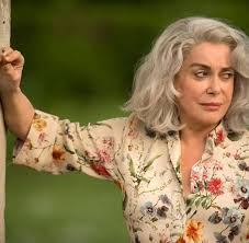 French actress catherine deneuve has said that men should be free to hit on women. Catherine Deneuve Schauspielerin Stilikone Welt