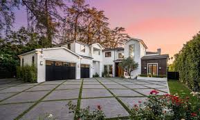 Khloe kardashian house calabasas (former). Tristan Thompson Puts His 8 5m Seven Bedroom Mansion In La Up For Sale After Reuniting With Khloe Kardashian
