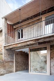 Rehabilitation D Un Batiment Delabre En Espagne Par Dataae Maisons De Village Renovation Maison Ancienne Renovation Maison