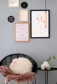 Tableau femme dans vent fond gris et coloré. 1001 Idees Pour Une Chambre Rose Poudre Les Interieurs 2018 Dekoration Indretningsideer Home Deco