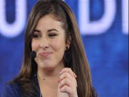 Diana del bufalo comincia la sua carriera poliedrica nel mondo dello spettacolo grazie al programma amici di maria de filippi, nell'edizione del 2010. Diana Del Bufalo Fidanzata Silenzio Rotto Parla Lei La Verita