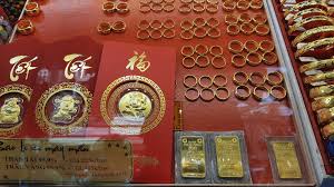 Trong phiên khảo sát trưa ngày 10/8, giá vàng 24k đứng yên tại hầu hết các hệ thống cửa hàng kinh doanh vàng. Gia Vang Ä'á»• Dá»'c Dong Tiá»n Bá»‹ Dá»‹ch Chuyá»ƒn Bao NgÆ°á»i Lao Ä'á»™ng