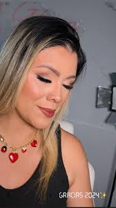 Maquillaje + peinado para todo tipo de eventos Más información 📲  3012129244