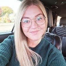 Cassandra Parnell's Instagram, Twitter & Facebook