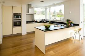 On met les petits plats dans les grands pour rendre la cuisine encore plus fonctionnelle et pratique. Cuisine En U Ideale Pour Les Espaces Ouverts