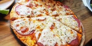 Semoga bermanfaat buat kamu yang mau melakukan pesanan dari rumah. 5 Resep Cara Membuat Pizza Rumahan Yang Enak Dari Pizza Teflon Sampai Pizza Mini Merdeka Com