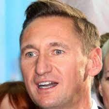 Adam Siek's Instagram, Twitter & Facebook