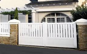 Portail Aluminium Et Pvc Sur Mesure Cloture Pvc Garde Corps Kostum En 2020 Portail Cloture Pvc Cloture Aluminium