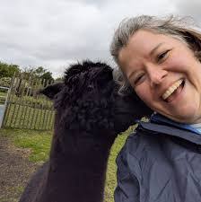 Deborah Simms's Instagram, Twitter & Facebook