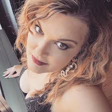 Autumn Knott's Instagram, Twitter & Facebook