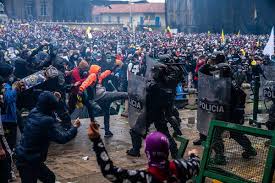 Reporte de bloqueos y manifestaciones en bogotá, viernes 7 de mayo. Protestas En Colombia Hay Al Menos 19 Muertos The New York Times