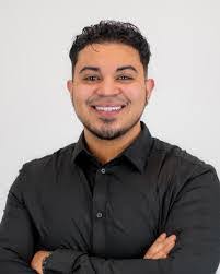 Raymond Henriquez's Instagram, Twitter & Facebook