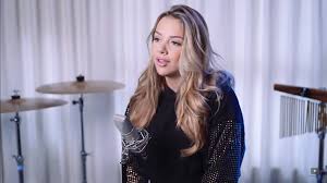 Lirik cinta luar biasa versi english. Lirik Lagu Pura Pura Lupa Versi Inggris Yang Dinyanyikan Oleh Emma Heesters Sonora Id