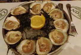 Plateau De Fruits De Mer Royal Picture Of Chez Leon Brussels Tripadvisor